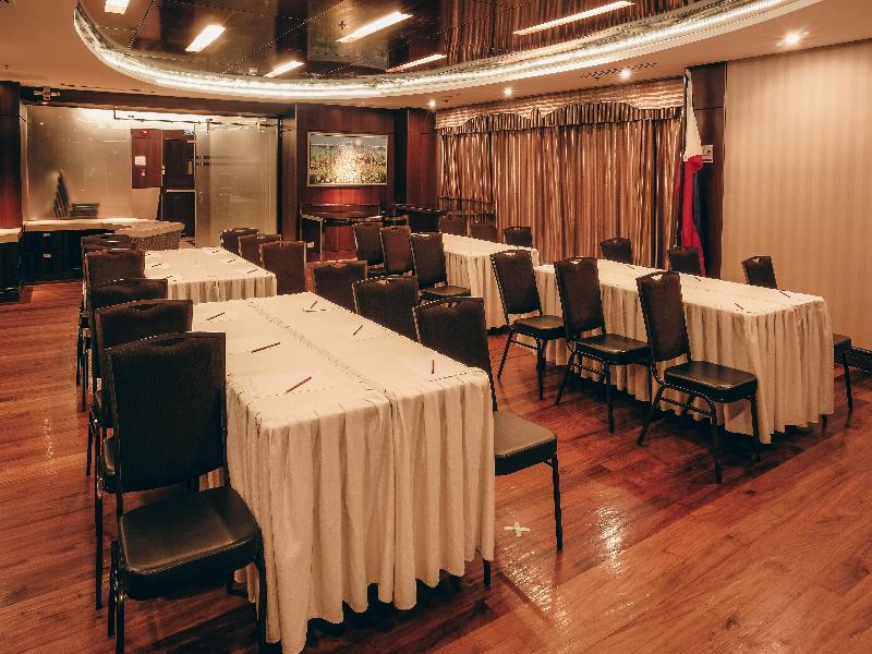 Ramada by Wyndham Manila Central image