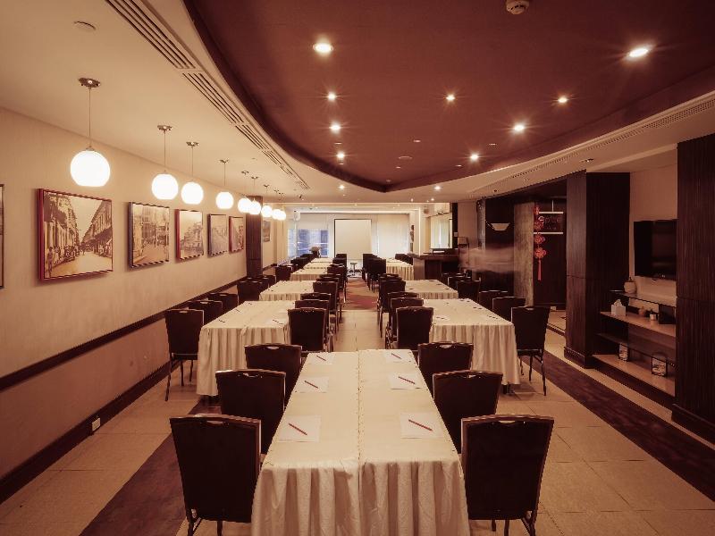 Ramada by Wyndham Manila Central image
