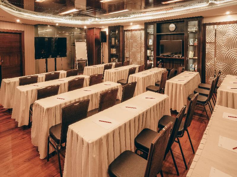 Ramada by Wyndham Manila Central image