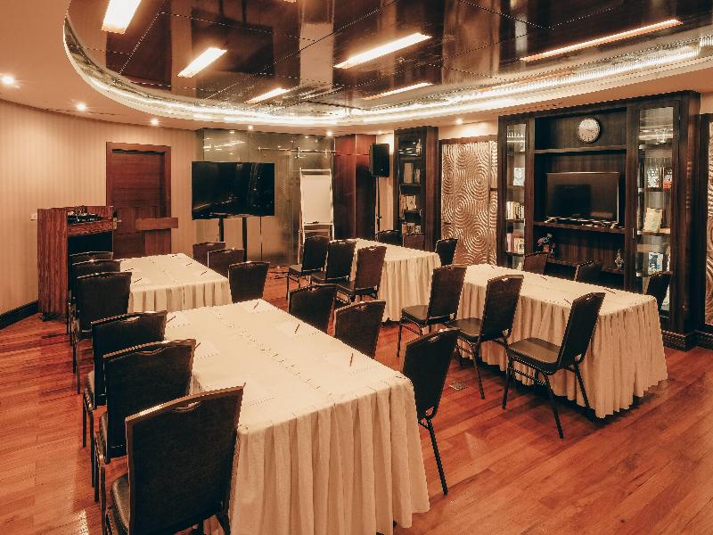 Ramada by Wyndham Manila Central image