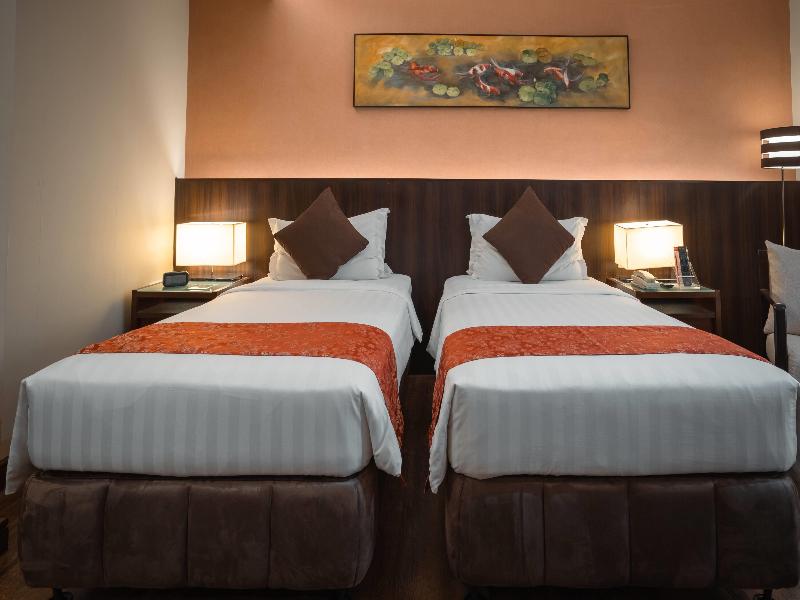 Ramada by Wyndham Manila Central image