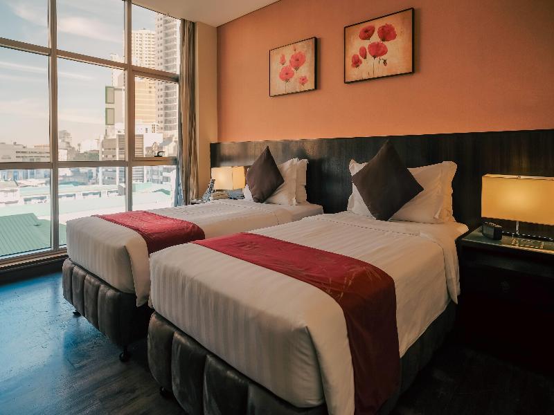 Ramada by Wyndham Manila Central image
