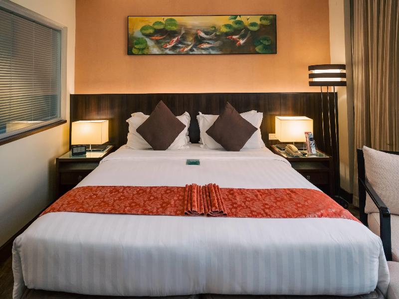 Ramada by Wyndham Manila Central image