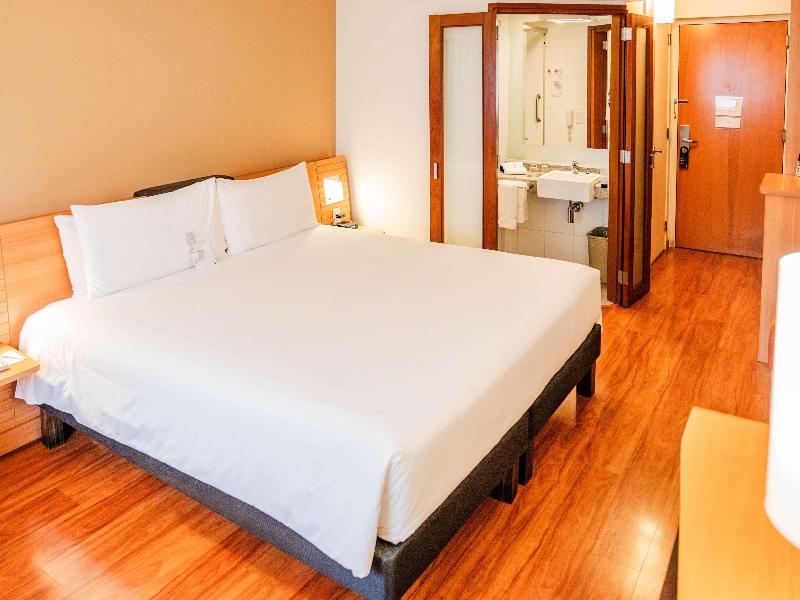 Novotel Lima San Isidro image
