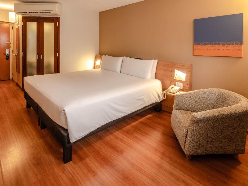 Novotel Lima San Isidro image