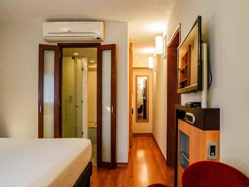 Novotel Lima San Isidro image