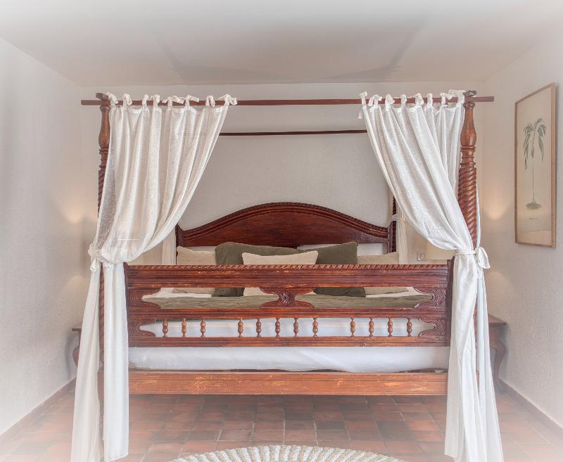 Esmeralda Resort image