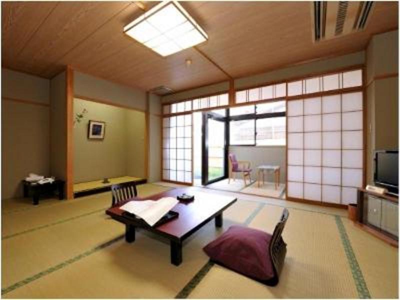 Ryoan Kazuki with Luxury Kyoto Collections KADEN image