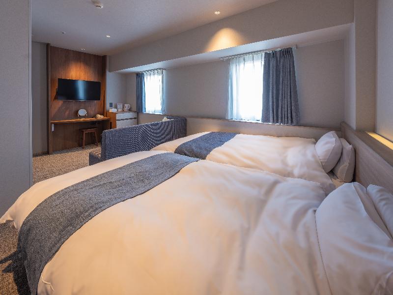 New Osaka Hotel image