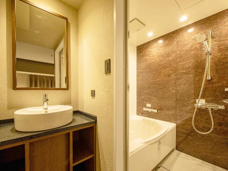New Osaka Hotel image