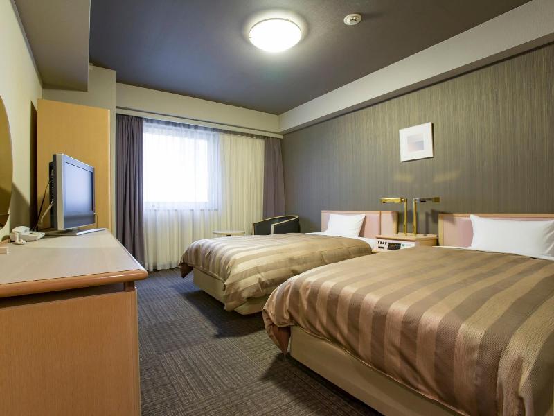 Hotel Route-Inn Tokyo Ikebukuro image
