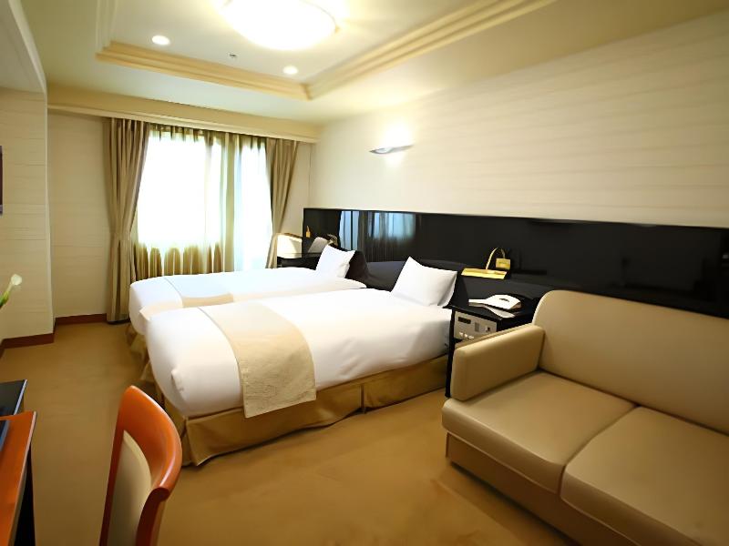Hotel Camelot Japan image