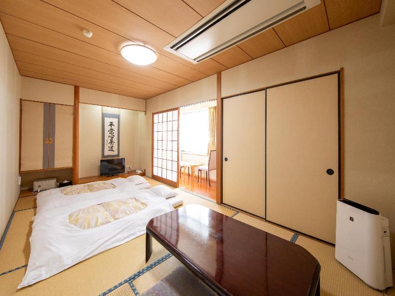 Yufuin Hotel Shuhokan image