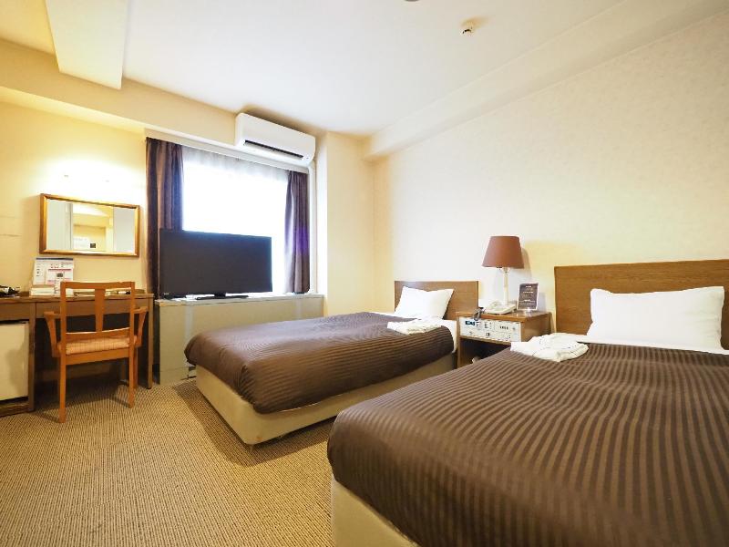 Sky Heart Hotel Hakata image