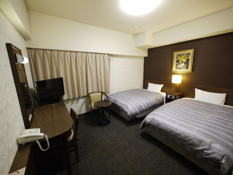 Hotel Route Inn Yokohama Bashamichi image