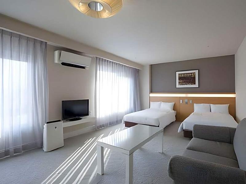 Clayton Bay Hotel image