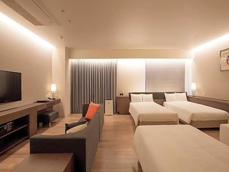 Clayton Bay Hotel image