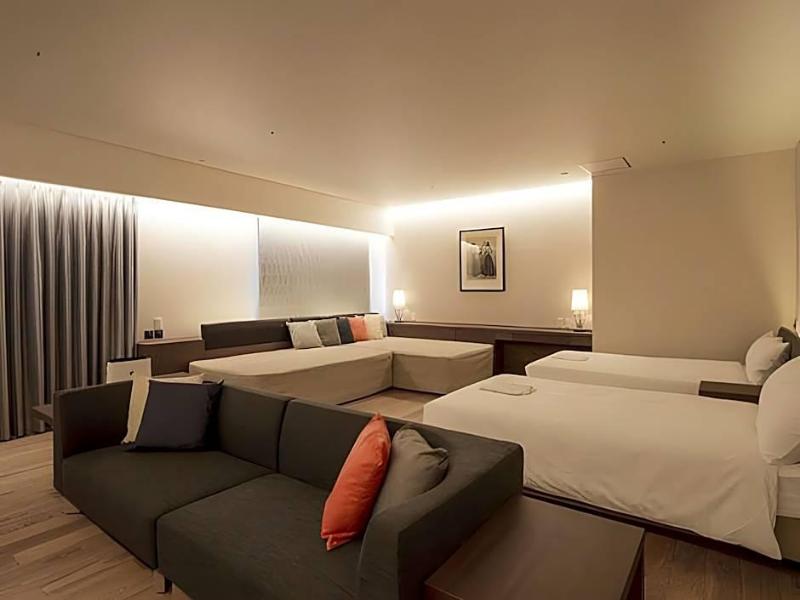 Clayton Bay Hotel image