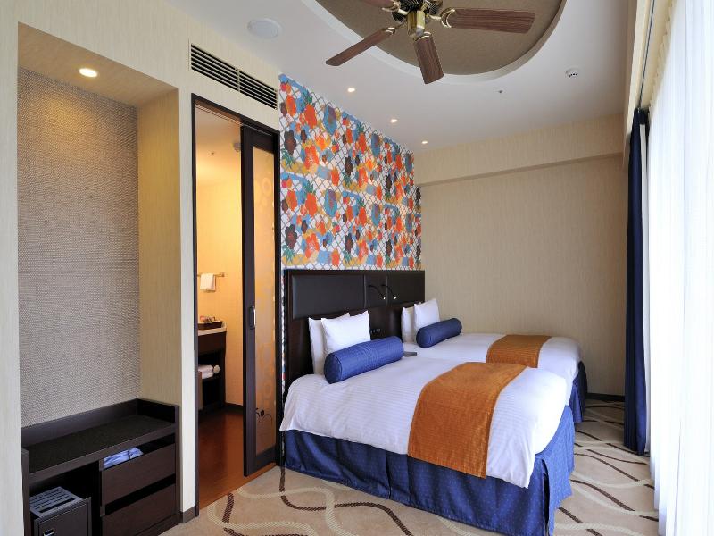 Loisir Spa Tower Naha image