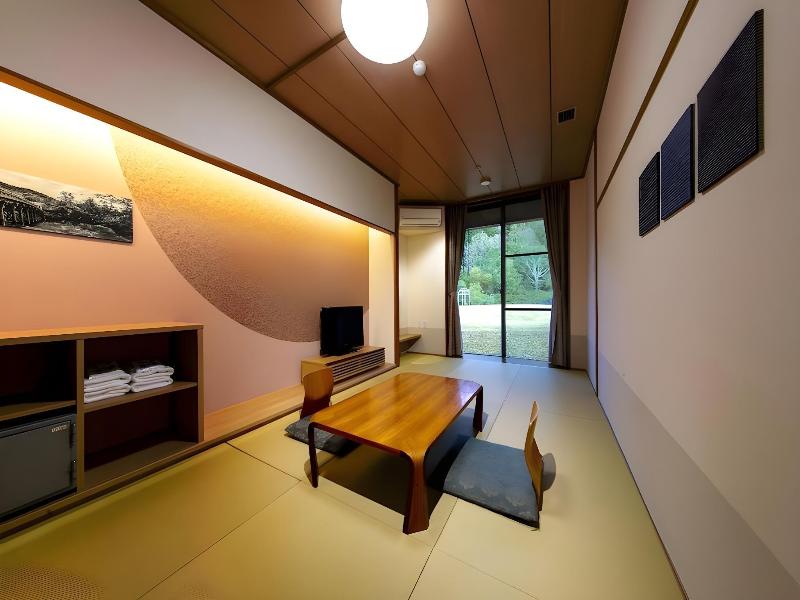 Isekaguraba Resort Sennomori image