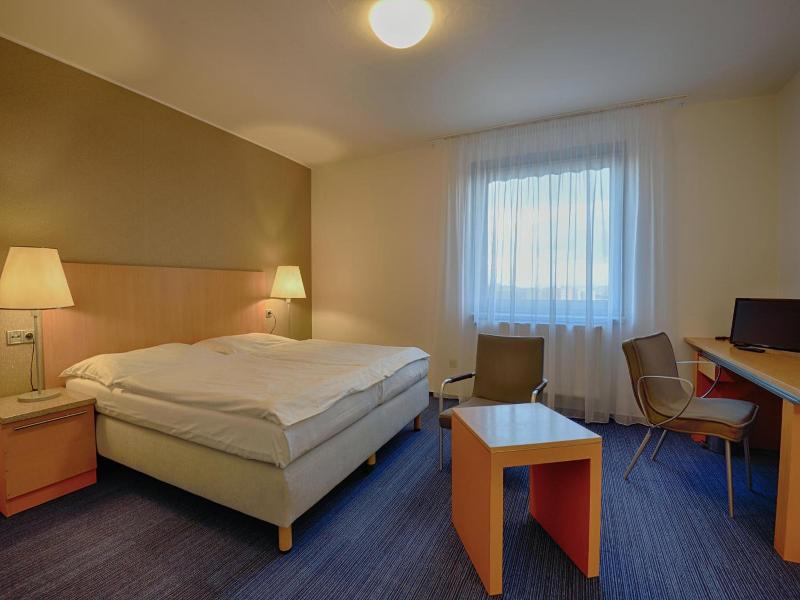 Henrietta Hotel image