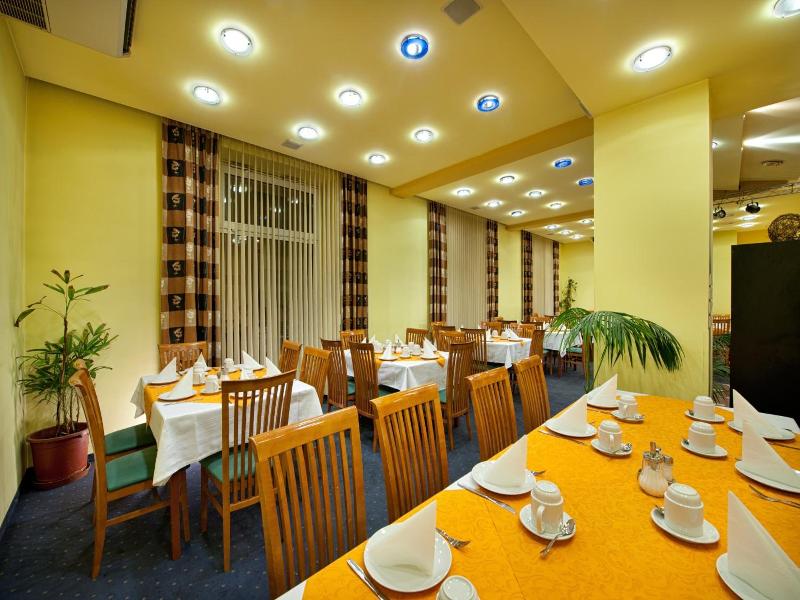 Henrietta Hotel image
