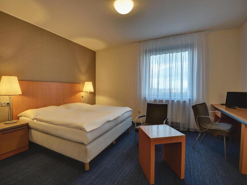 Henrietta Hotel image