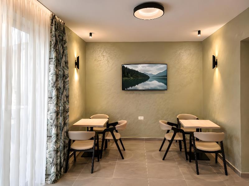 Garni Hotel Fineso image