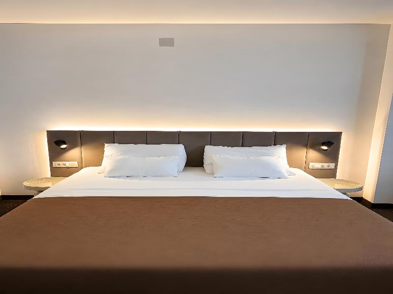 Garni Hotel Fineso image