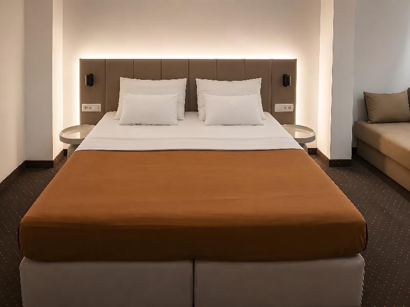 Garni Hotel Fineso image