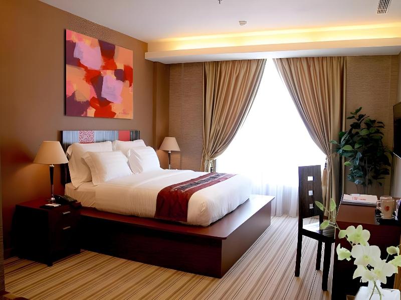 Lion Hotel & Plaza Manado image