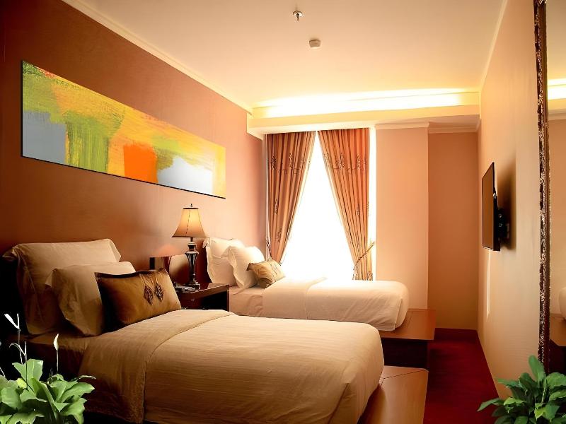 Lion Hotel & Plaza Manado image