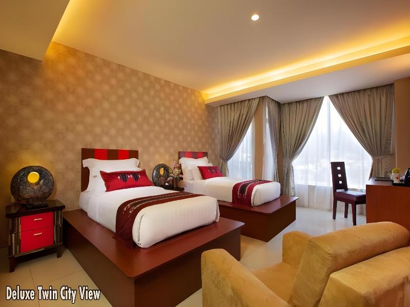 Lion Hotel & Plaza Manado image