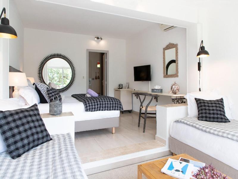 Font Mourier Hotel image