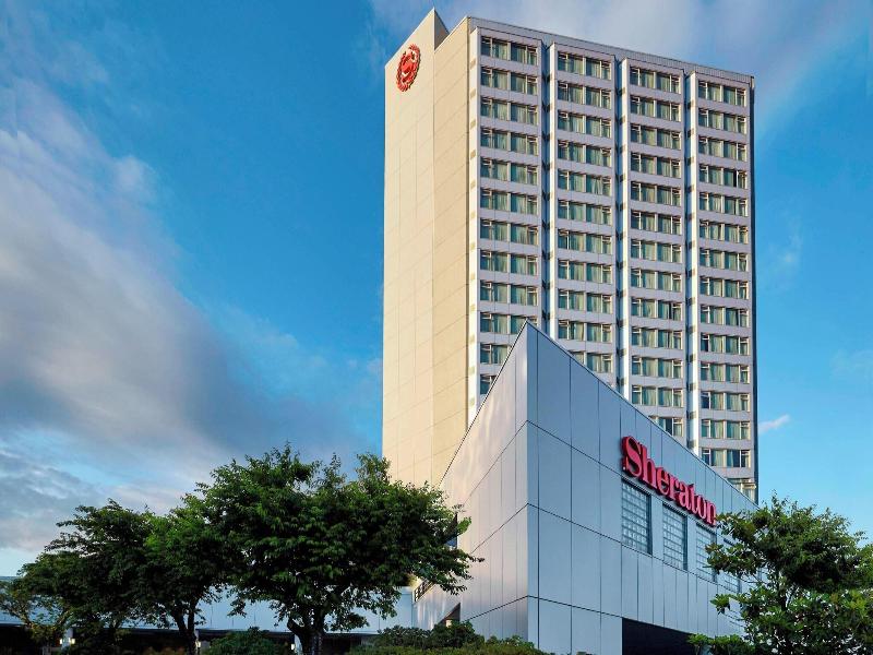 Sheraton Vancouver Guildford Hotel image