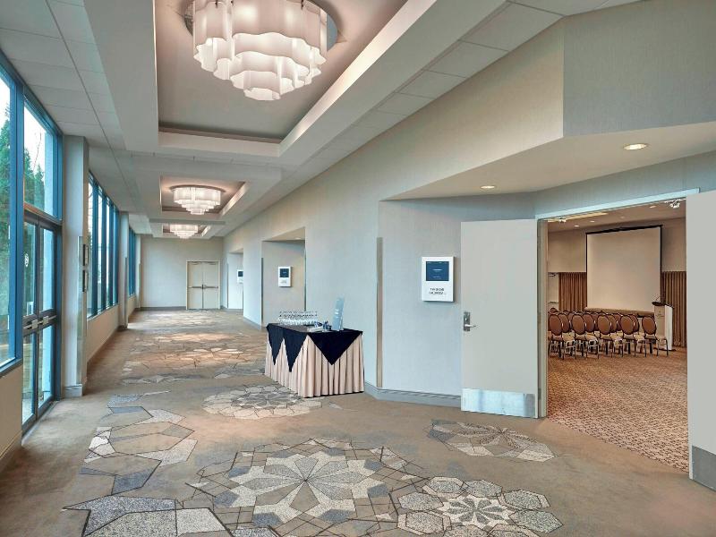 Sheraton Vancouver Guildford Hotel image