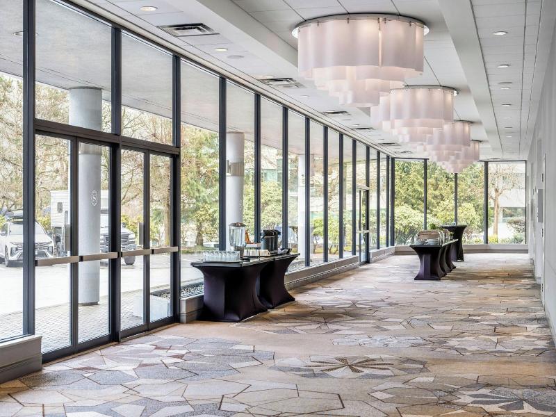 Sheraton Vancouver Guildford Hotel image