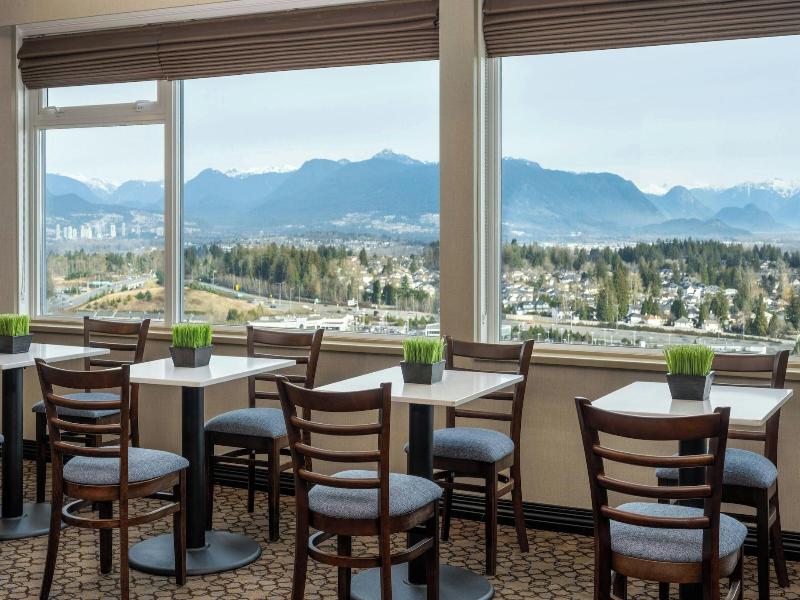 Sheraton Vancouver Guildford Hotel image