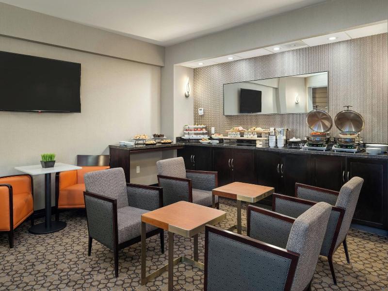 Sheraton Vancouver Guildford Hotel image