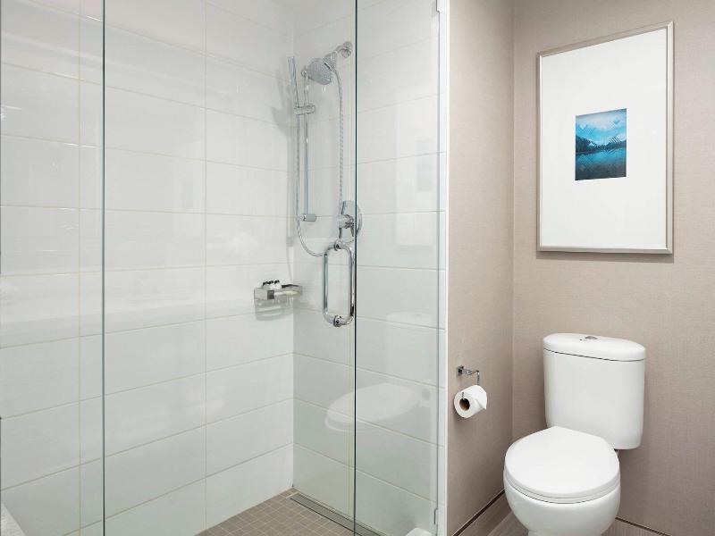 Sheraton Vancouver Guildford Hotel image