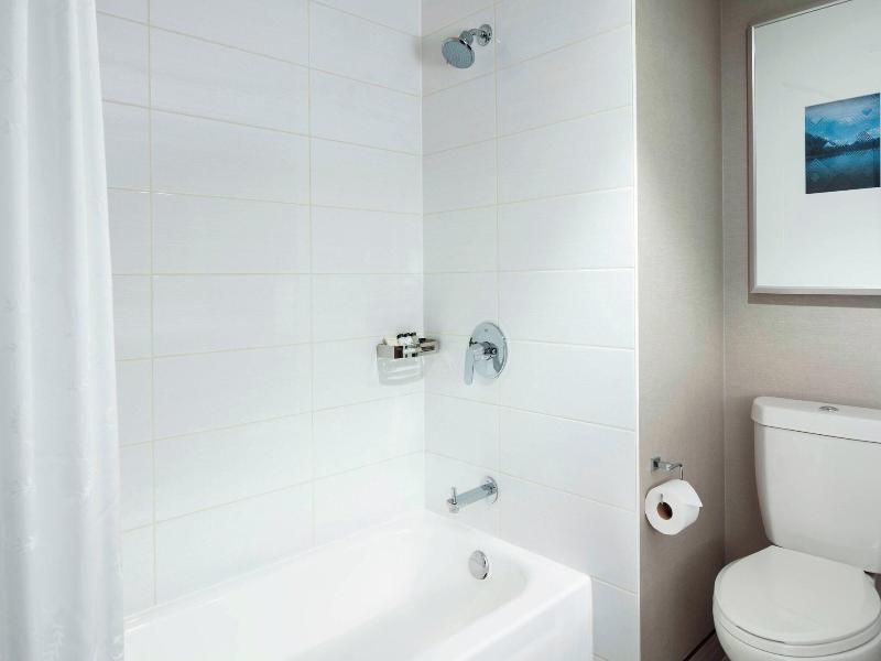 Sheraton Vancouver Guildford Hotel image