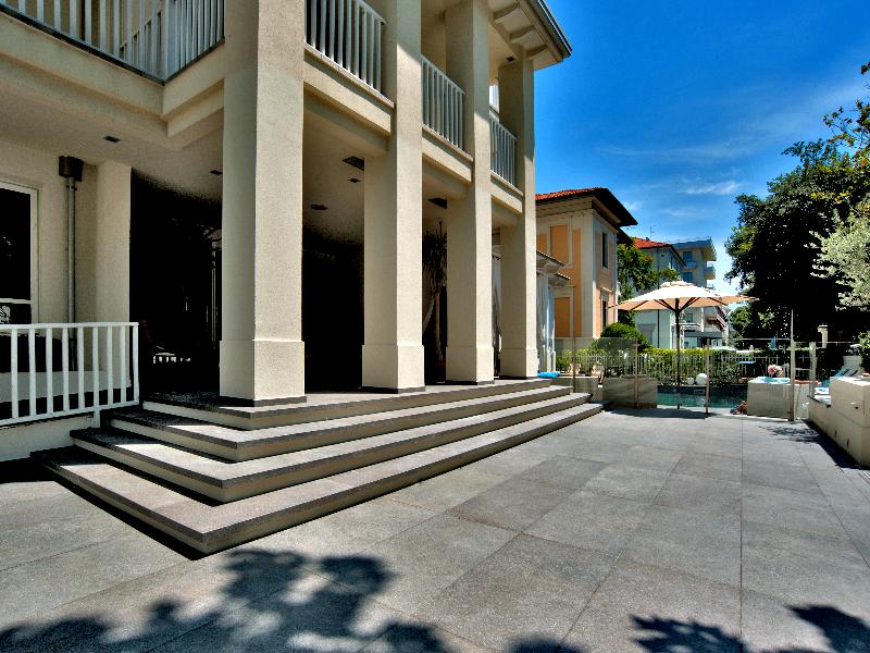 Le Rose Suite Hotel image