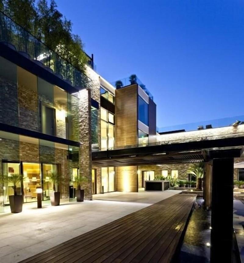 Hostellerie La Farandole image