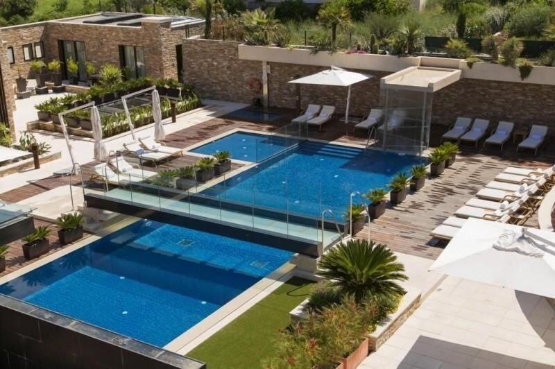 Hostellerie La Farandole image