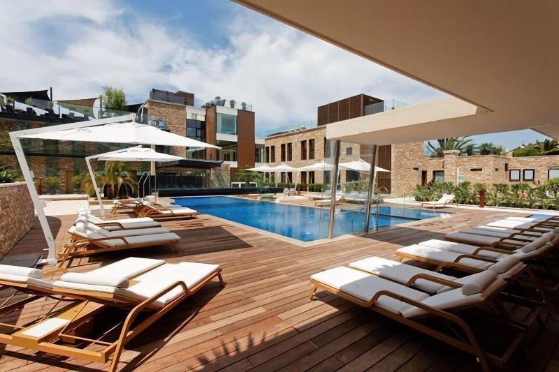Hostellerie La Farandole image