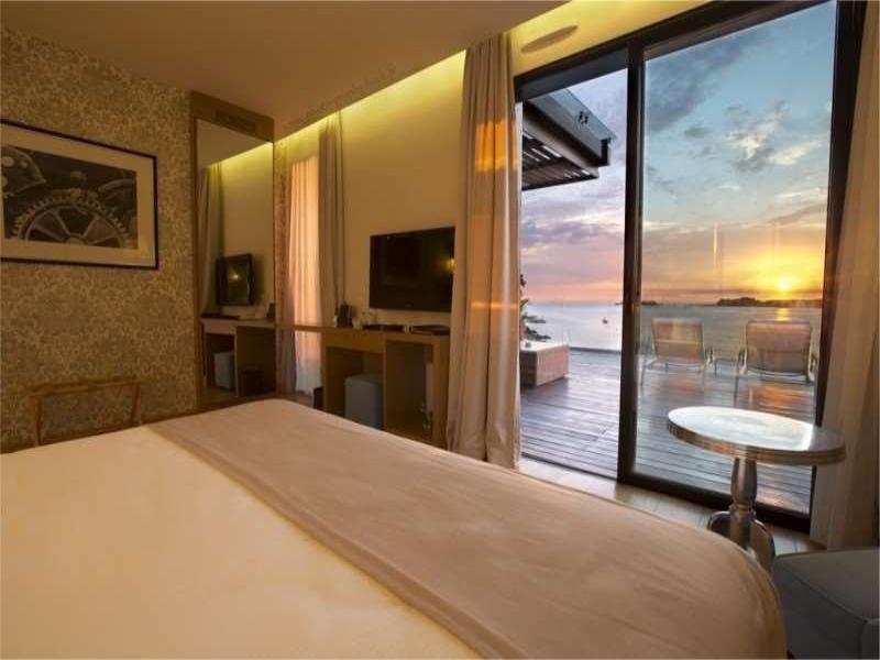 Hostellerie La Farandole image