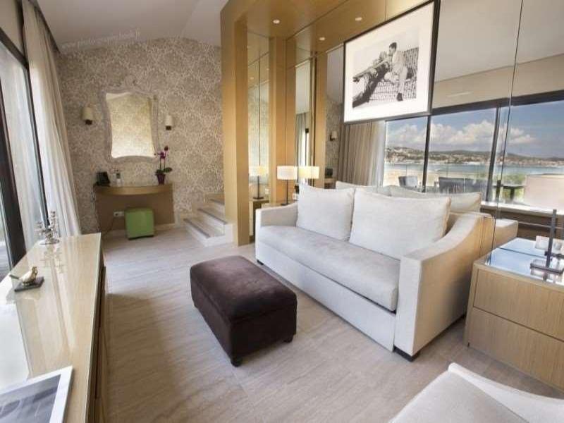 Hostellerie La Farandole image