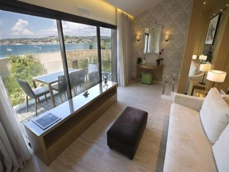 Hostellerie La Farandole image
