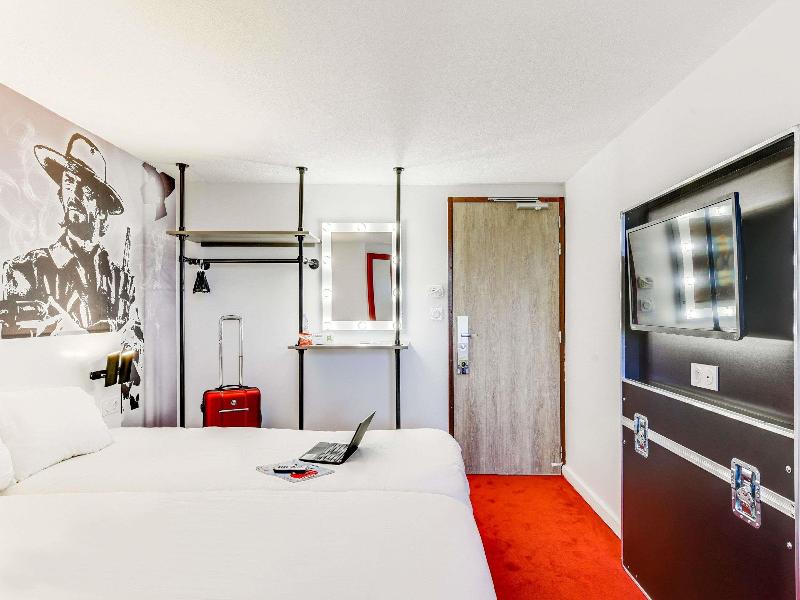 Ibis Styles Paris Saint Denis Plaine image
