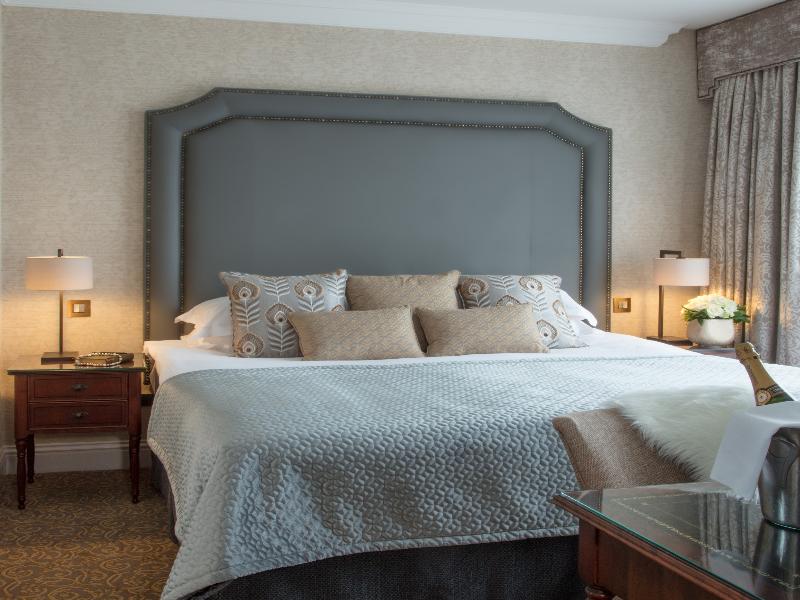 St Helens Hotel image
